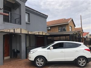 4 Bed Townhouse in Laudium