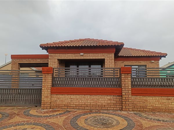 3 Bedroom House 3 Bedroom House