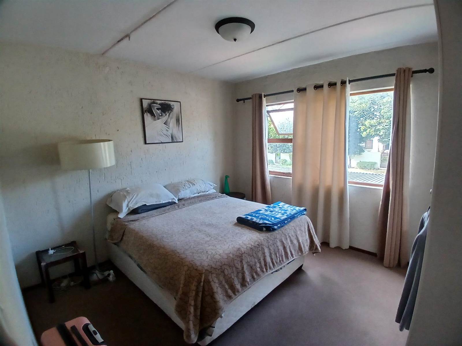 2 Bed Apartment in Paulshof photo number 2