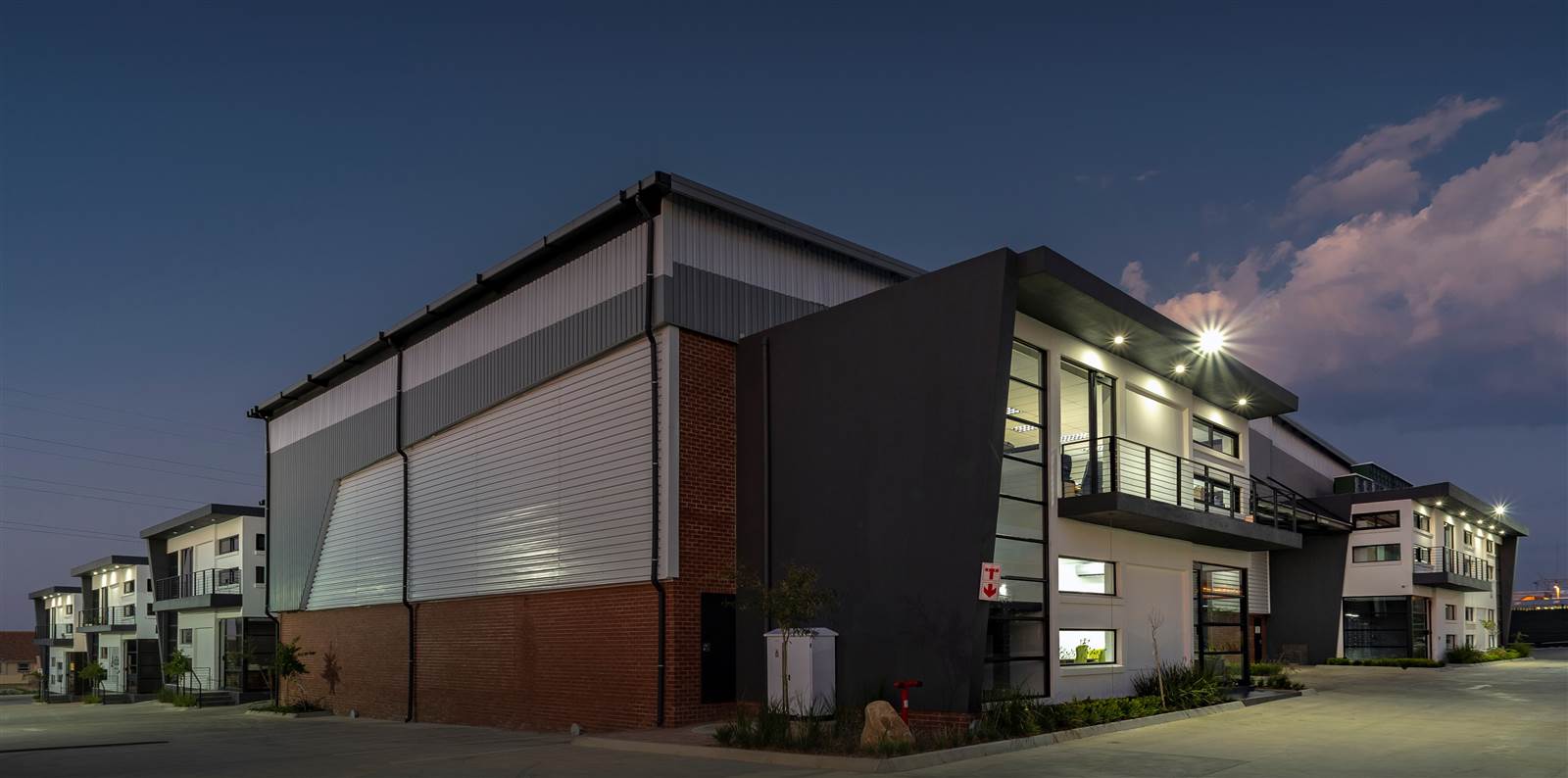 950  m² Industrial space in Louwlardia photo number 3