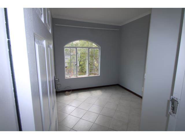 2 Bed House in Mooikloof Equestrian Estate photo number 8