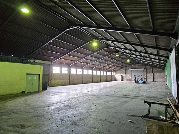 1 122  m² Industrial space