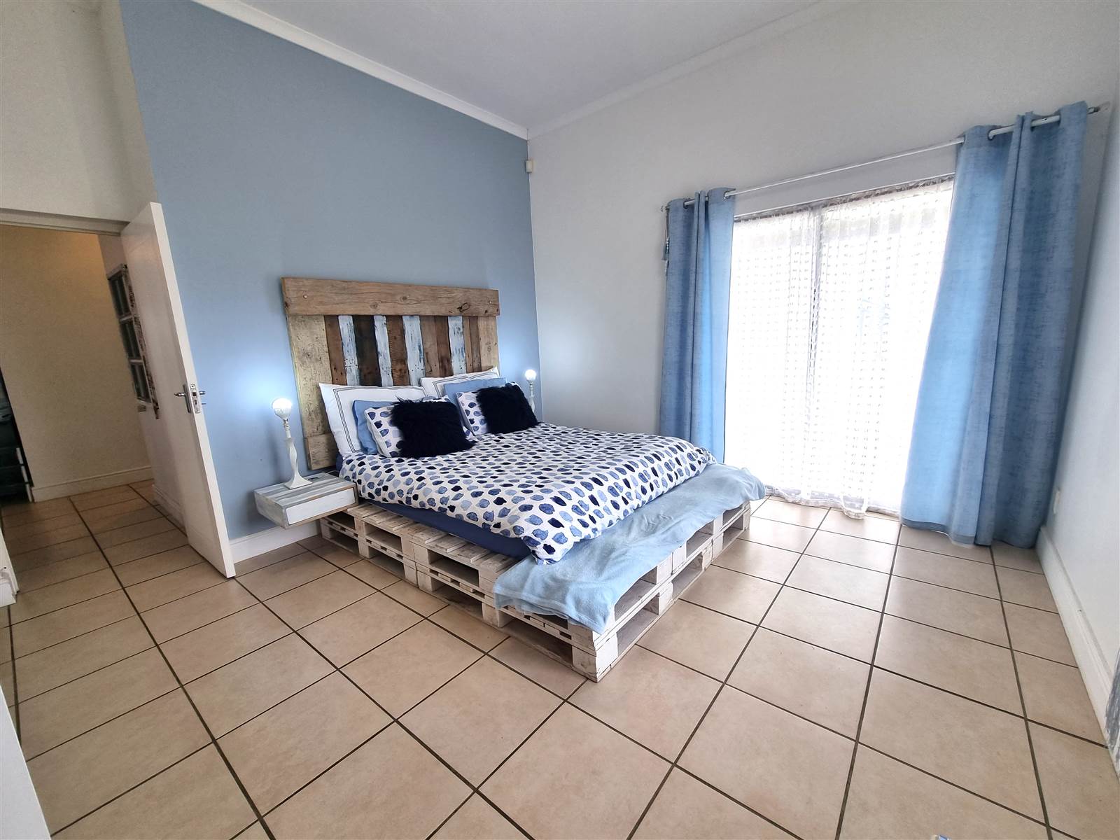 3 Bed House in Yzerfontein photo number 21