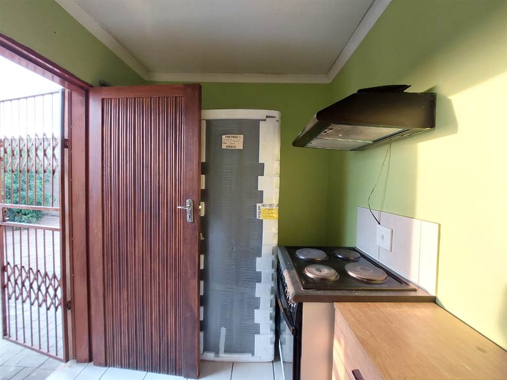 2 Bed House in Rethabile Gardens photo number 3