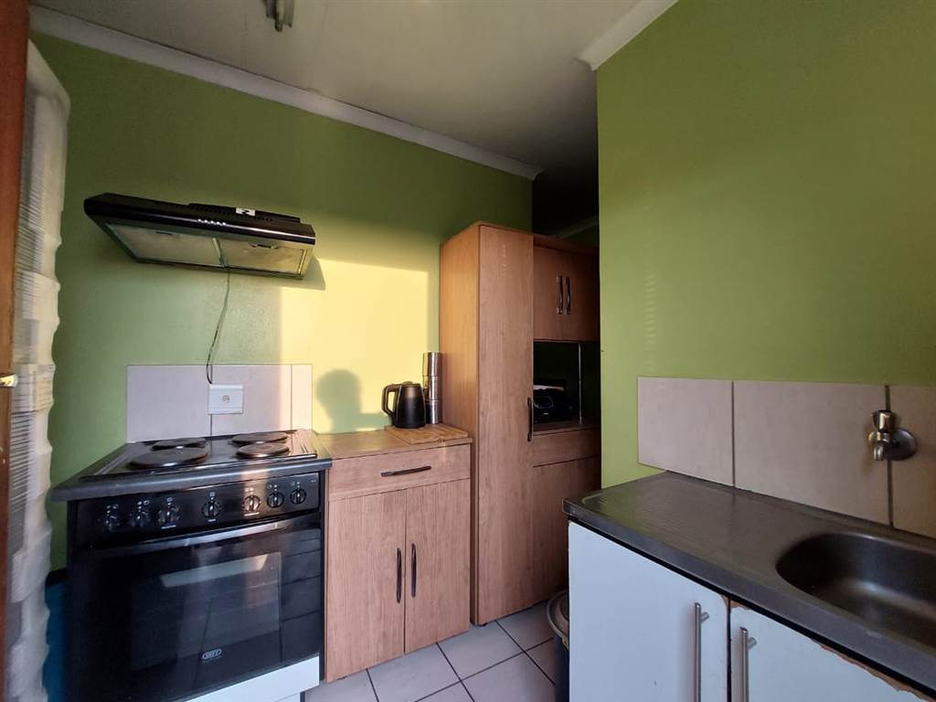2 Bed House in Rethabile Gardens photo number 4