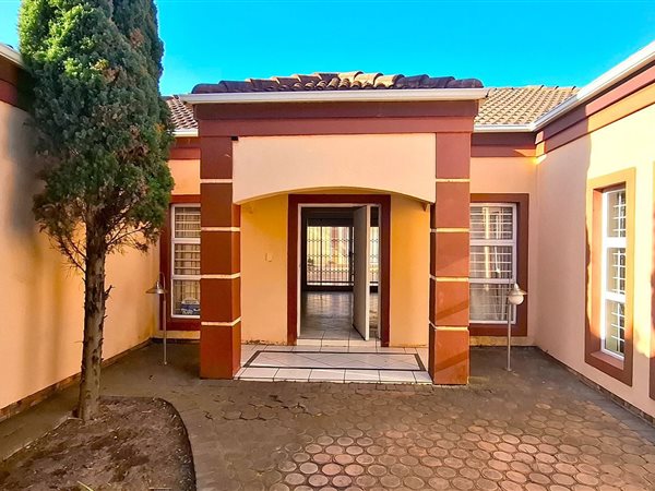 4 Bedroom House 4 Bedroom House