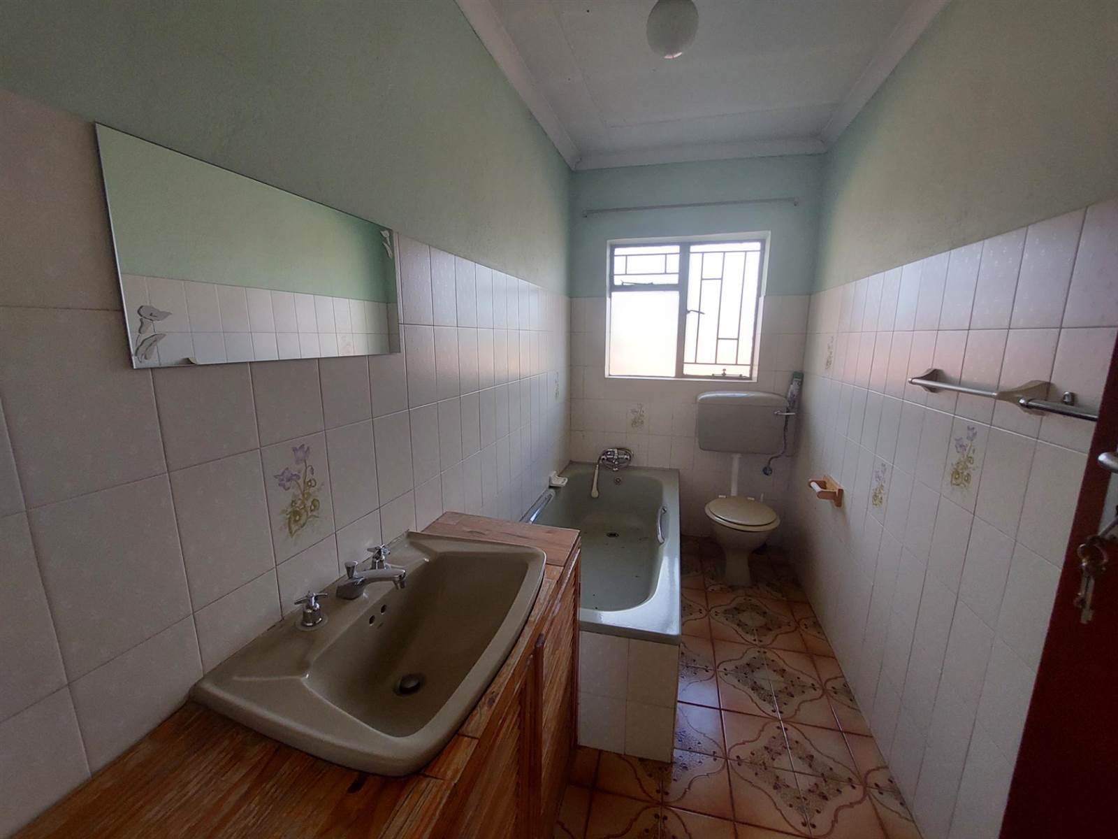 6 Bed House in Laudium photo number 30