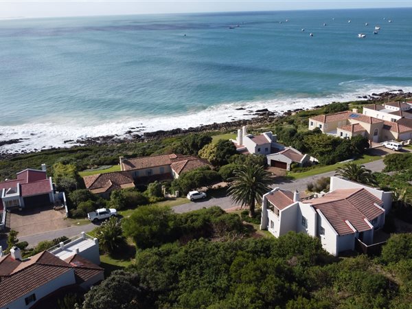 606 m² Land available in St Francis On Sea