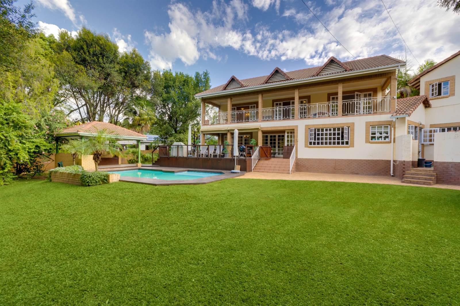 4 Bed House in Fourways Gardens photo number 3