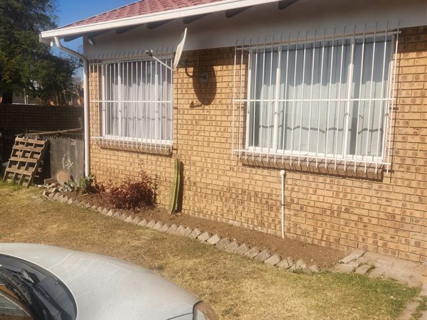 2 Bedroom Townhouse 2 Bedroom Townhouse