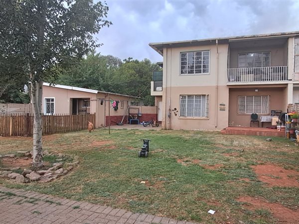 2 Bedroom House 2 Bedroom House