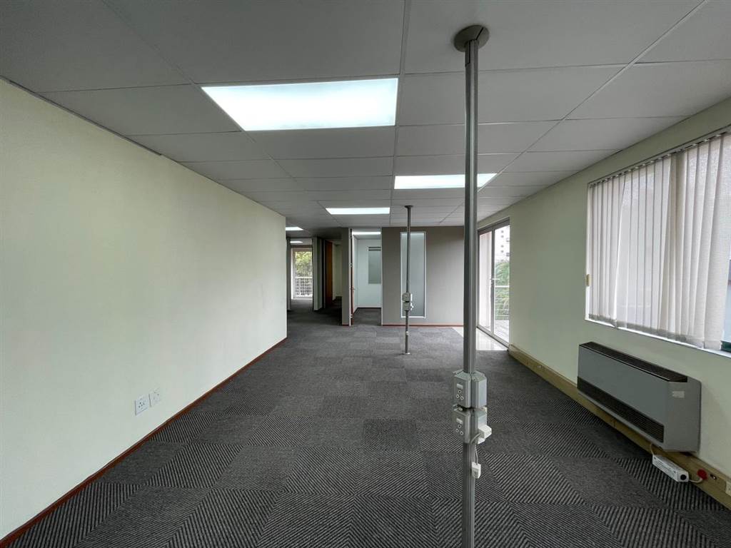 375  m² Commercial space in Ferndale photo number 16