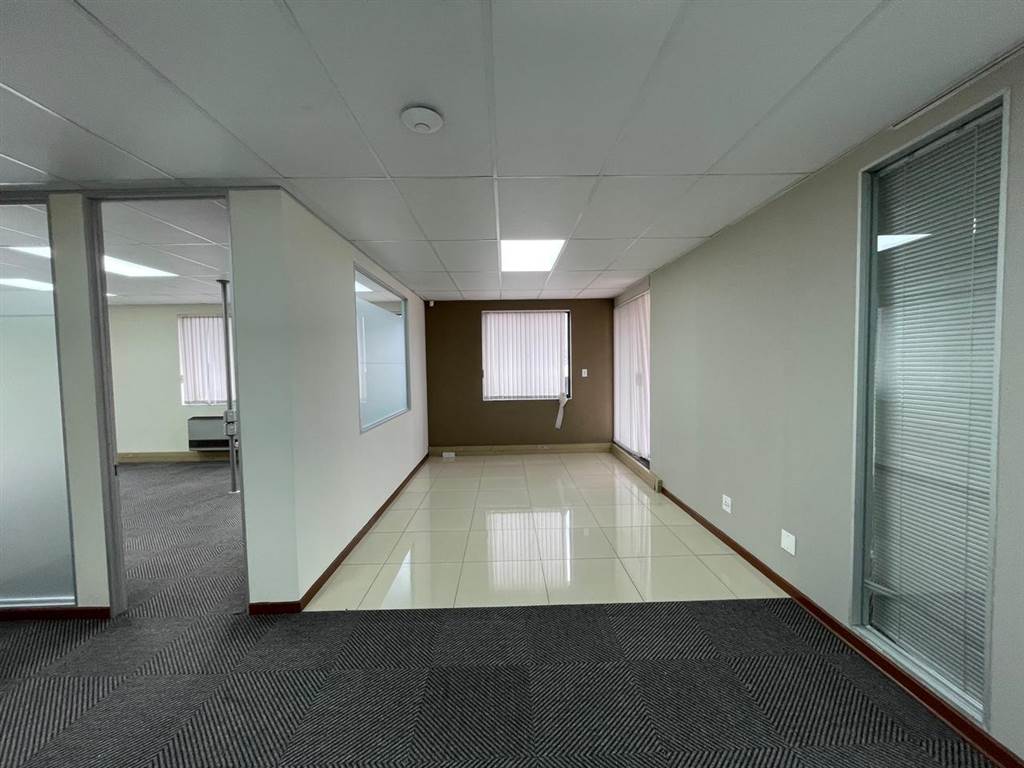 375  m² Commercial space in Ferndale photo number 14