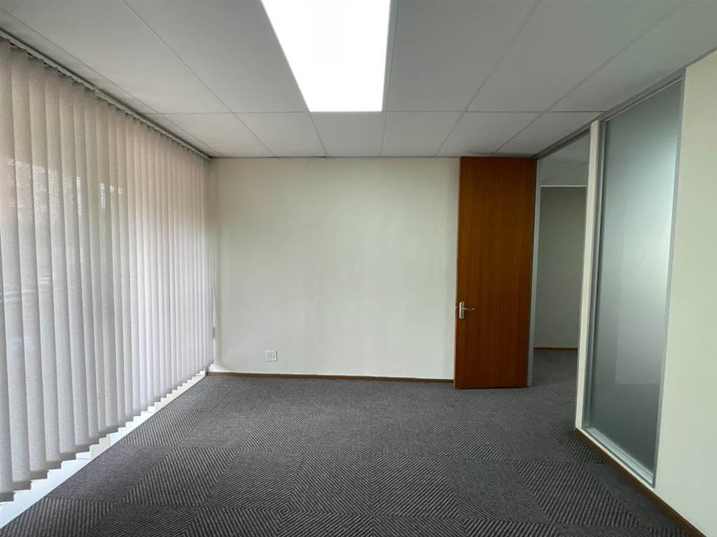 375  m² Commercial space in Ferndale photo number 21