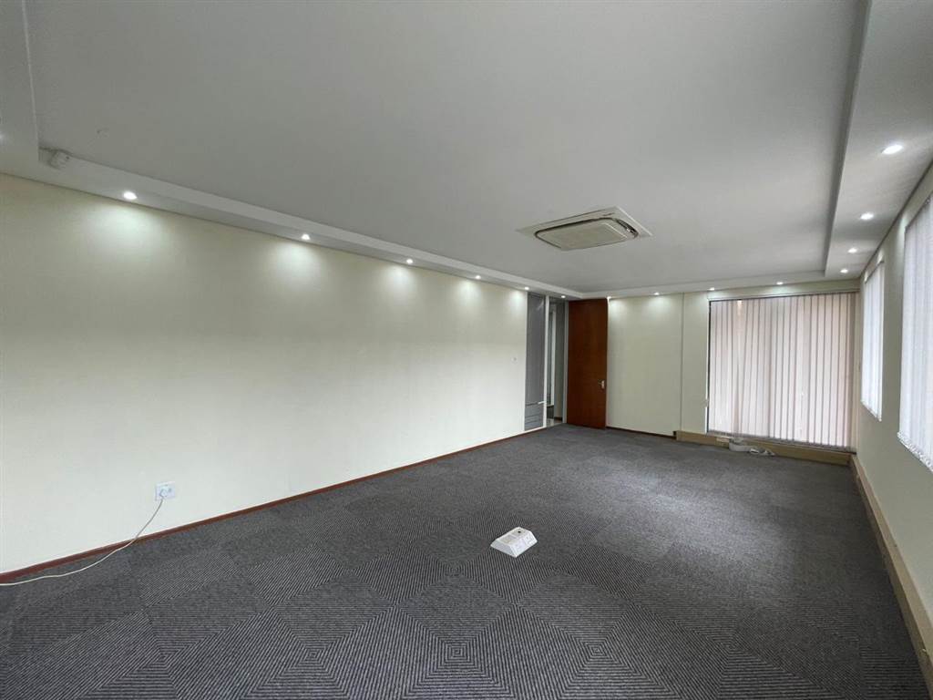 375  m² Commercial space in Ferndale photo number 9