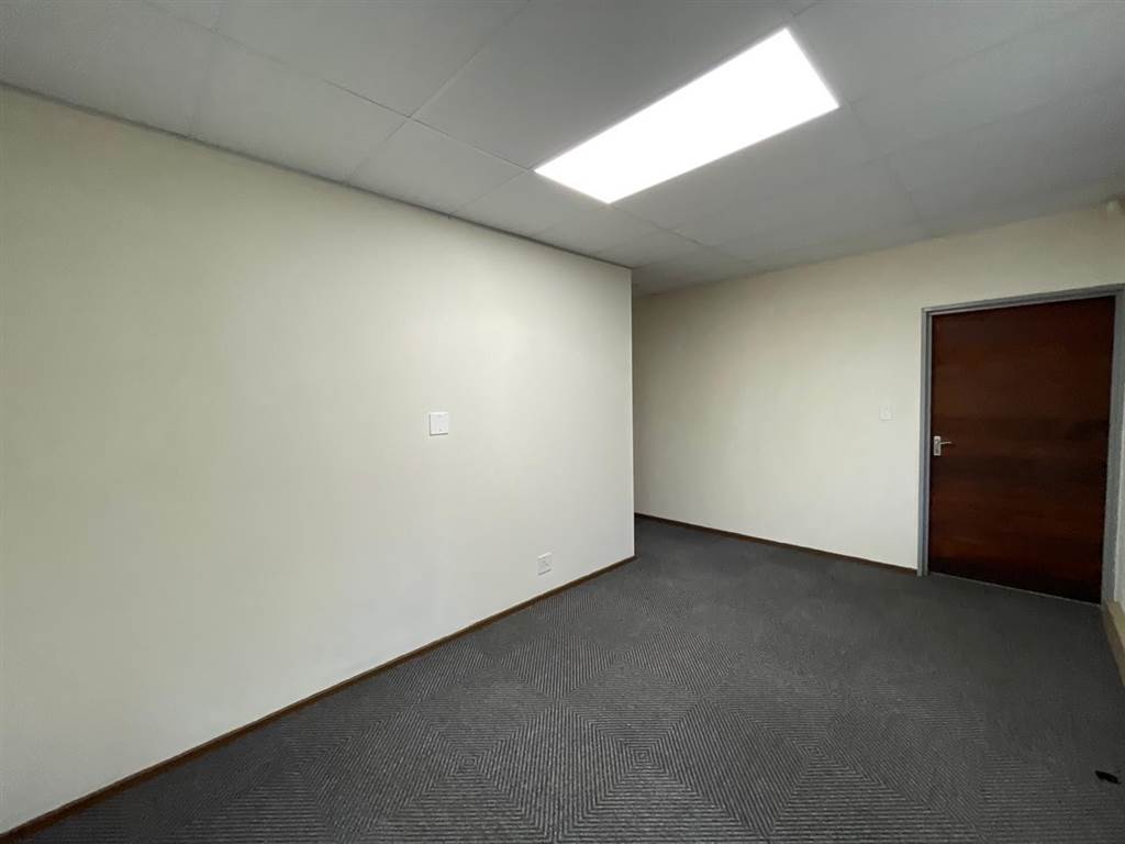 375  m² Commercial space in Ferndale photo number 23