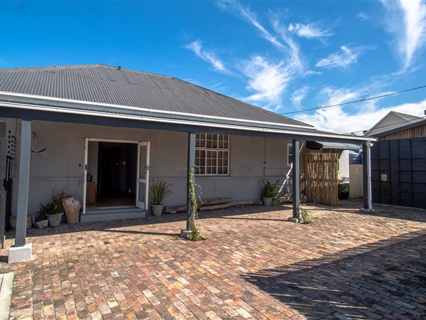 103 m² Commercial space 103 m² Commercial space