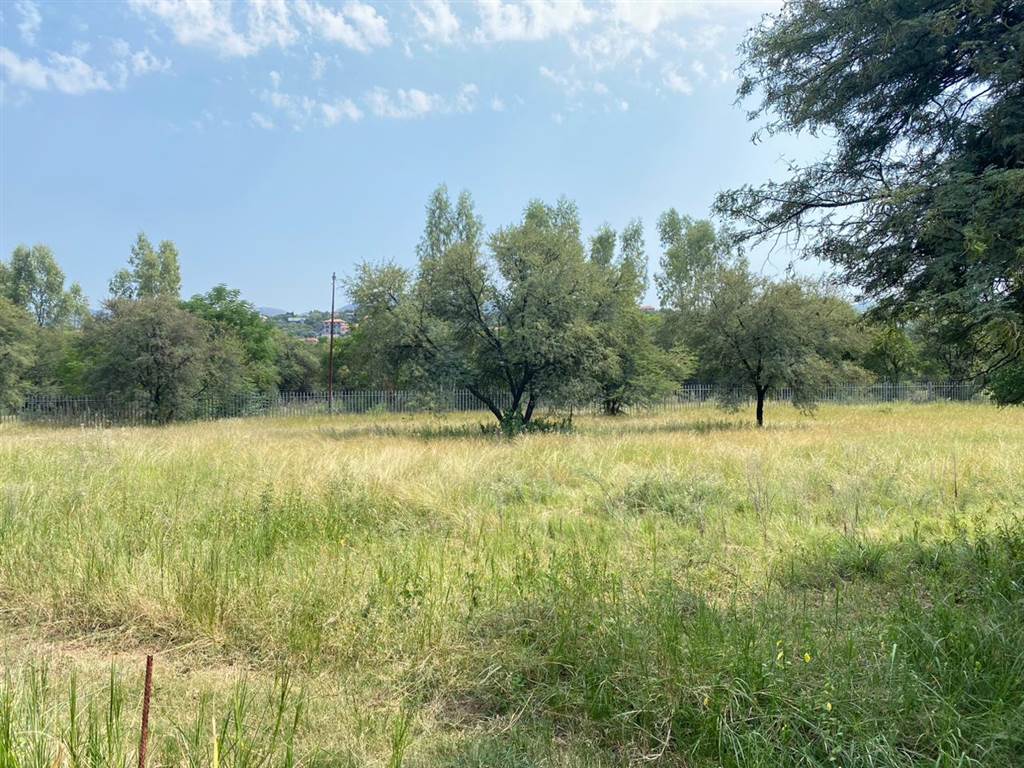 935 m² Land available in Meerhof photo number 1