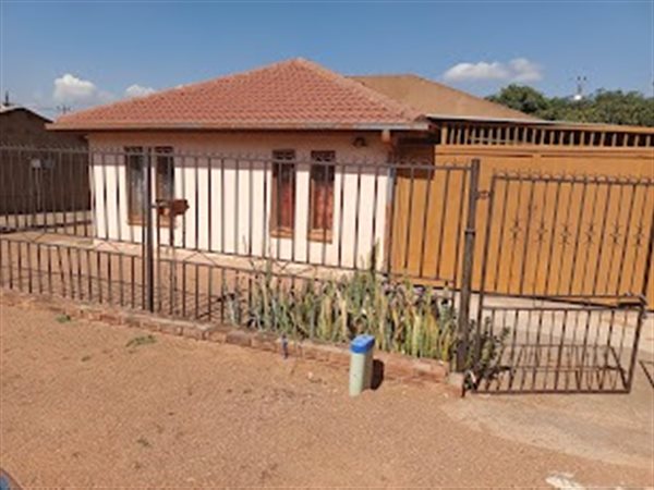4 Bed House in Mabopane