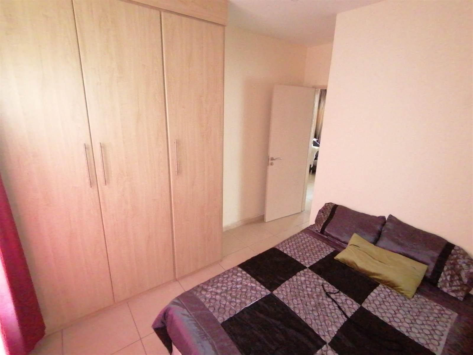 2 Bed Apartment in Amberfield photo number 7