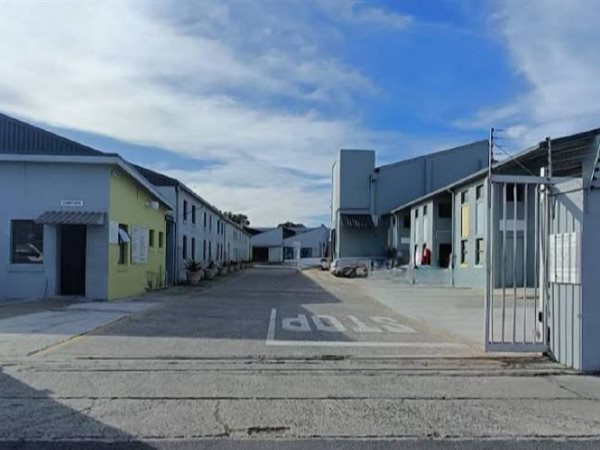 423  m² Industrial space