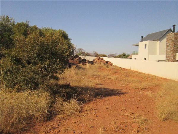 754 m² Land