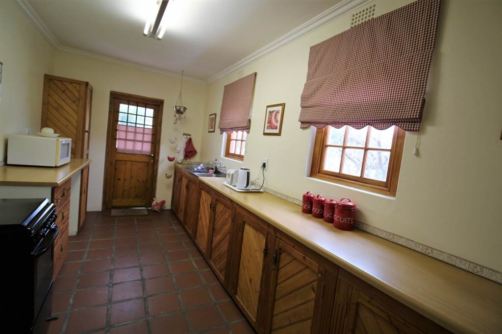 4 Bed House in Montagu photo number 25