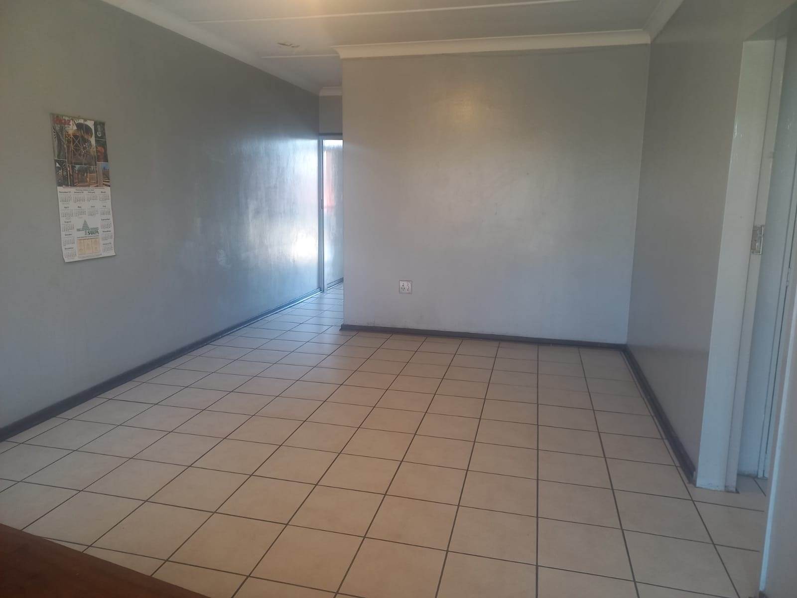 1 Bed Apartment in Boksburg Central photo number 4
