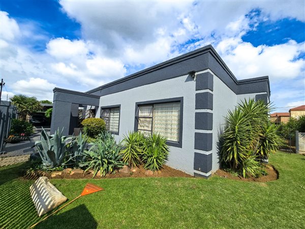 3 Bedroom House 3 Bedroom House