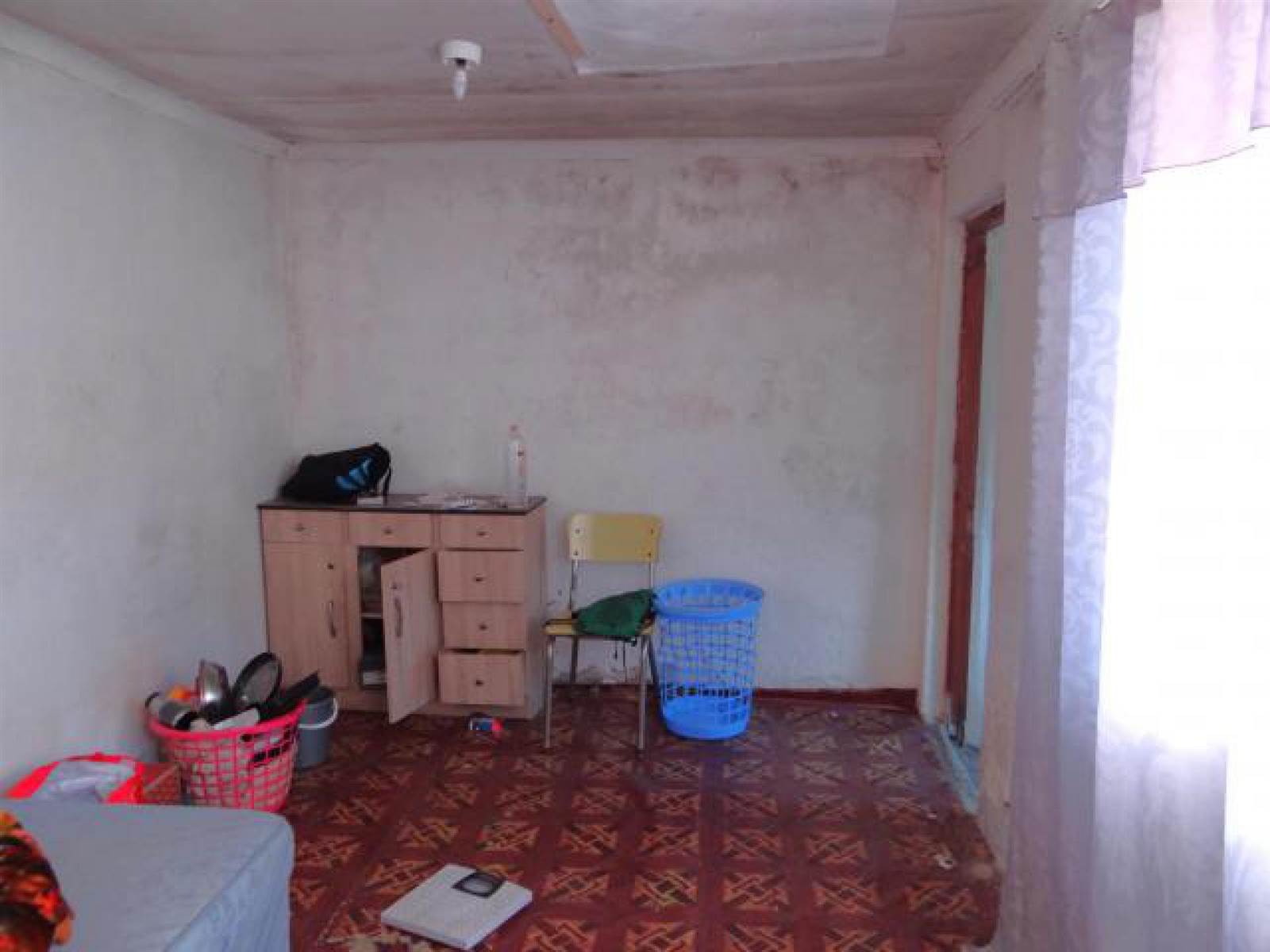 2 Bed House in Zwide photo number 17