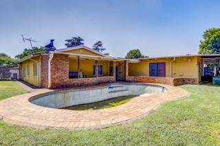 4 Bed House in Kempton Park West photo number 18