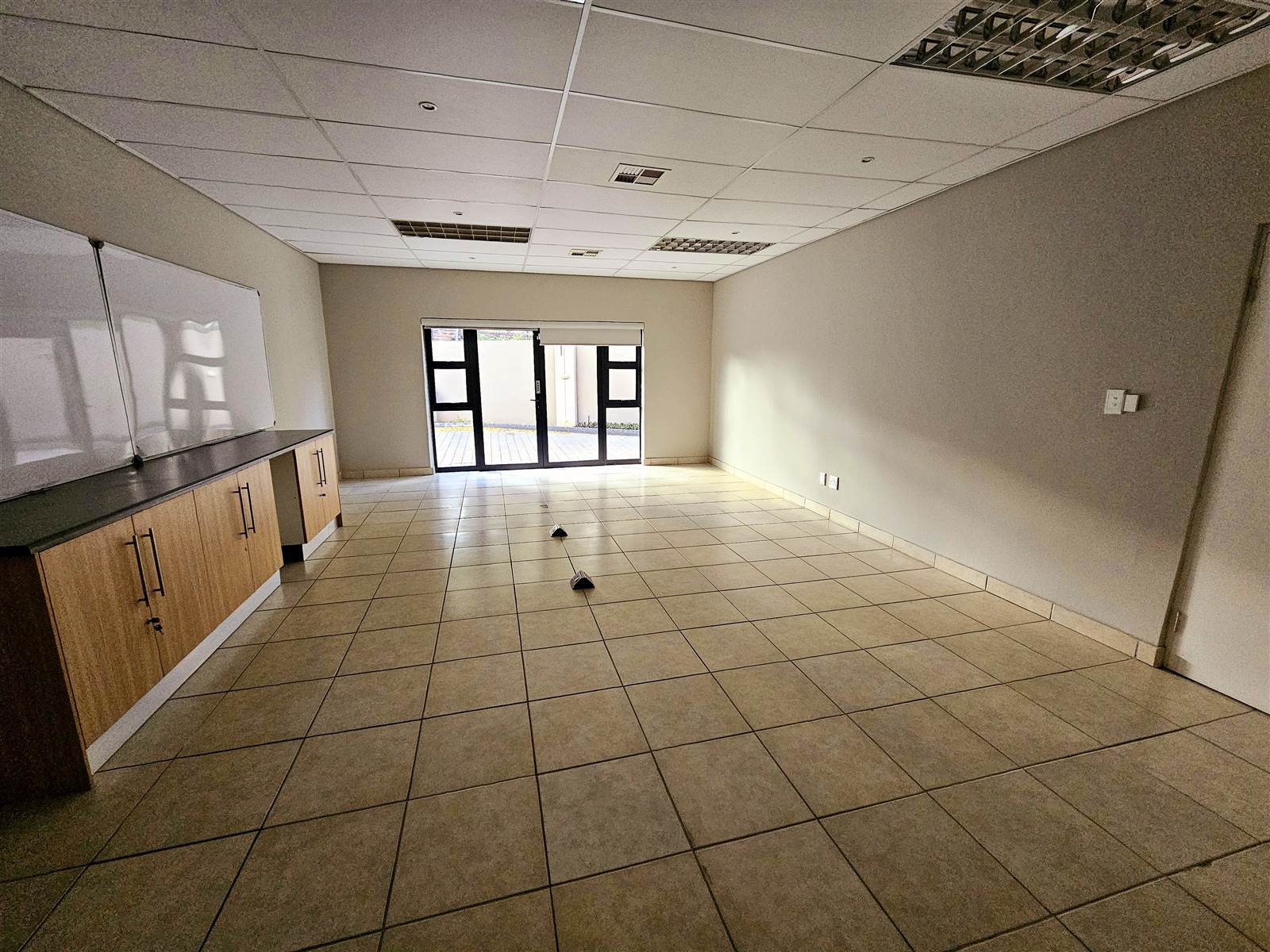 432  m² Commercial space in Garsfontein photo number 24