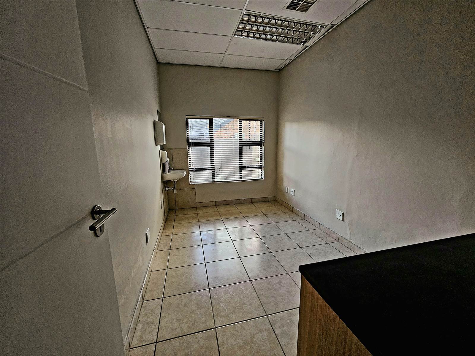 432  m² Commercial space in Garsfontein photo number 26