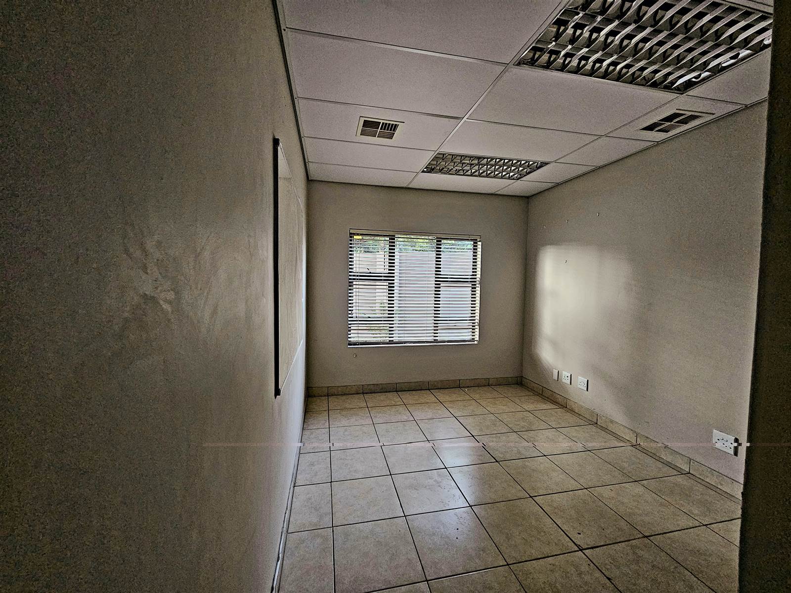 432  m² Commercial space in Garsfontein photo number 20