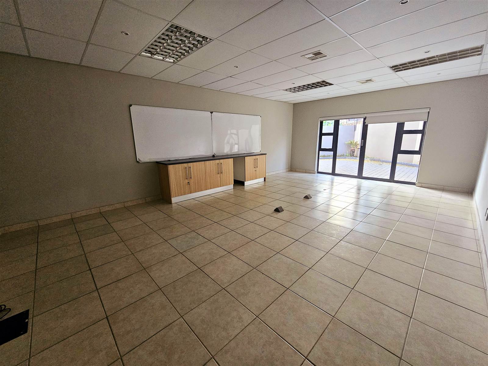 432  m² Commercial space in Garsfontein photo number 22