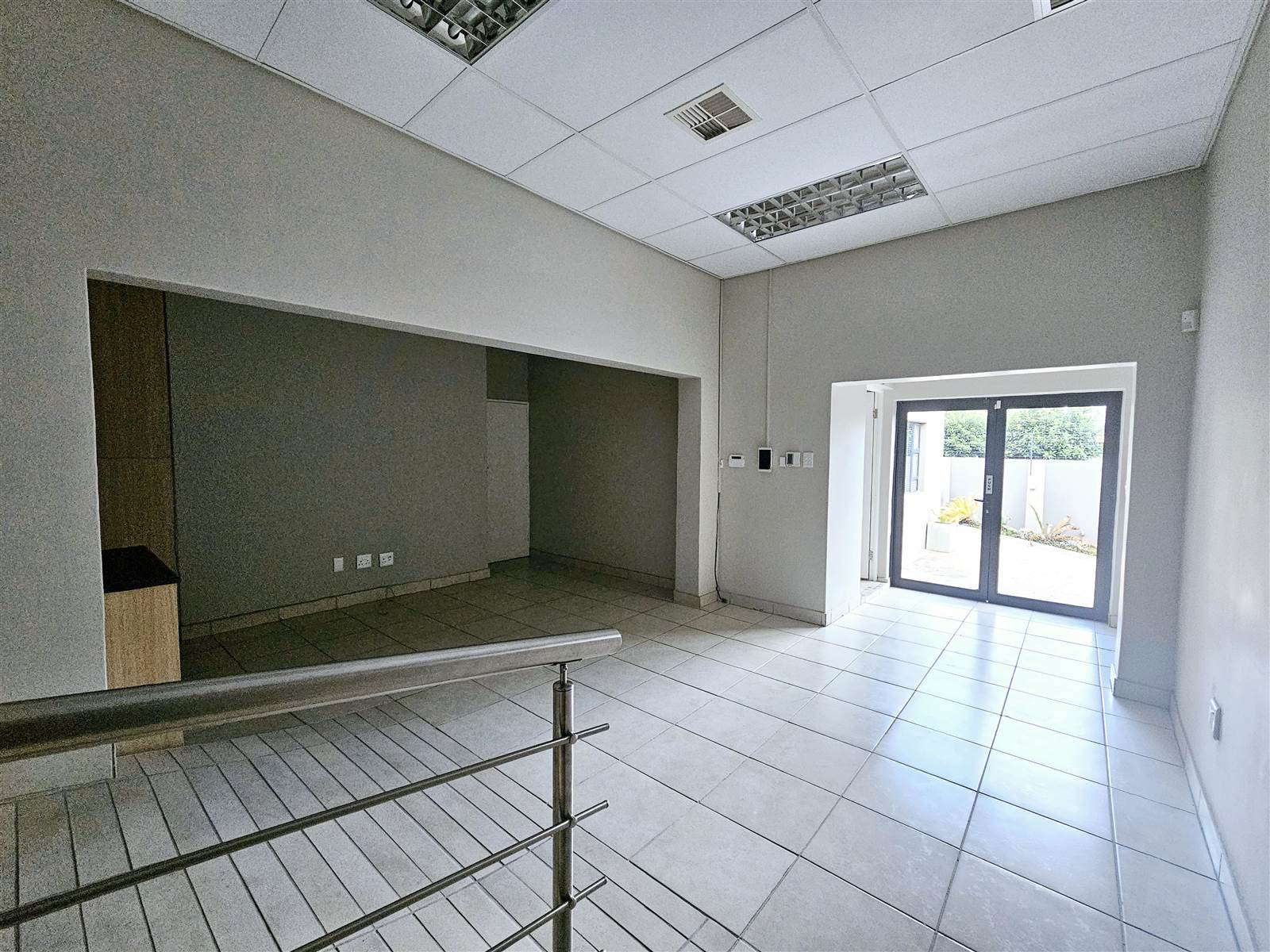 432  m² Commercial space in Garsfontein photo number 12