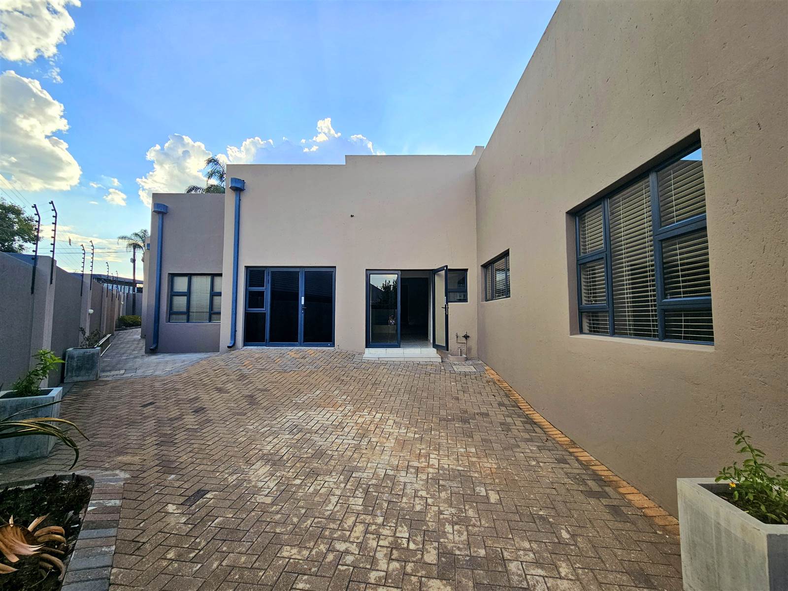 432  m² Commercial space in Garsfontein photo number 29