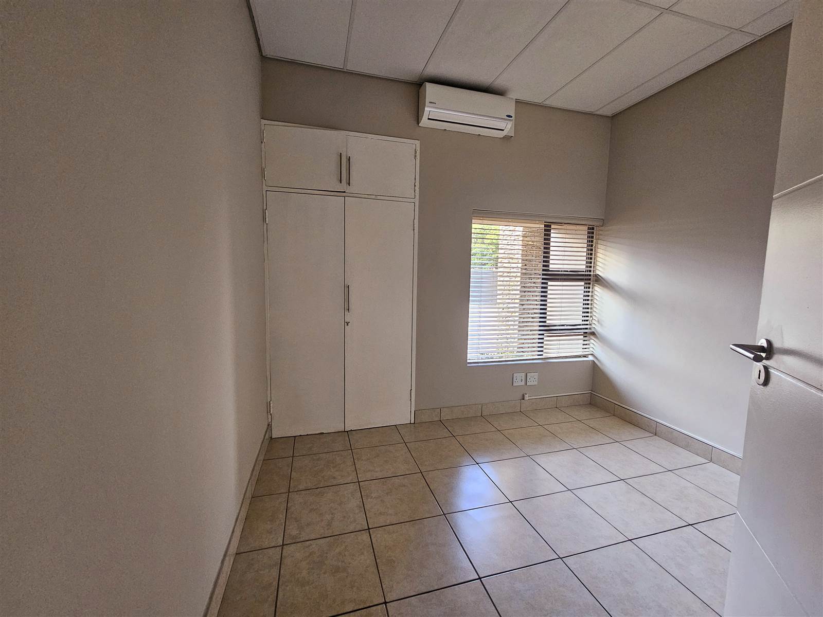 432  m² Commercial space in Garsfontein photo number 8