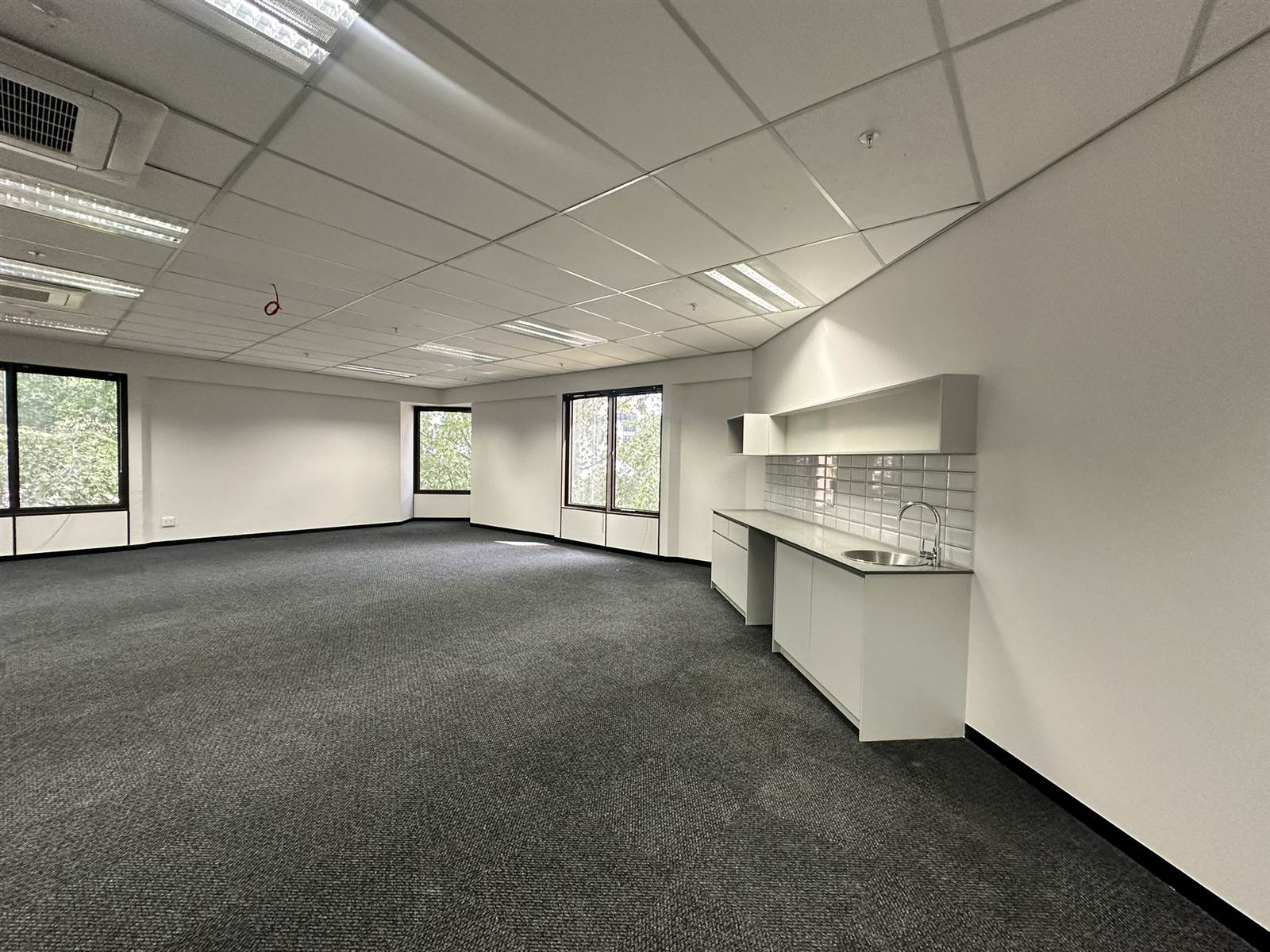161  m² Commercial space in Parktown photo number 2