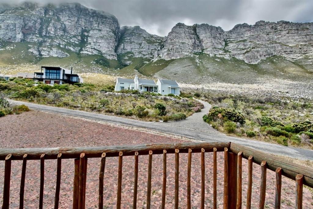 4 Bed House in Bettys Bay photo number 17