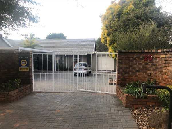 5 Bedroom House 5 Bedroom House