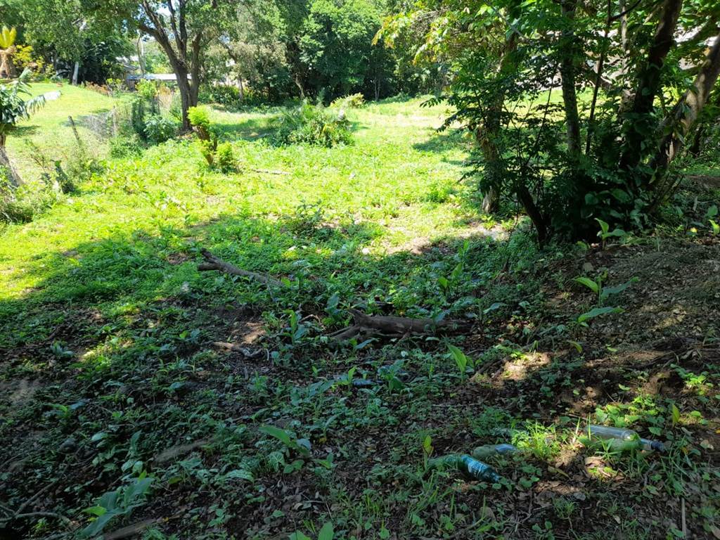 1742 m² Land available in Hibberdene photo number 4