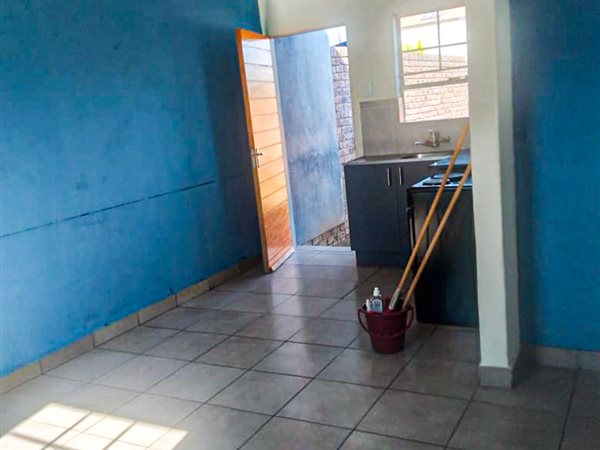 2 Bedroom House 2 Bedroom House