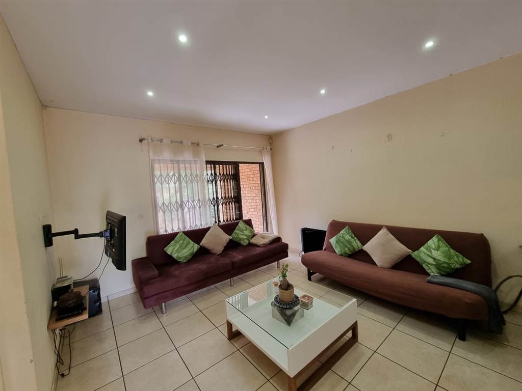 2 Bed Apartment in Mulbarton photo number 6
