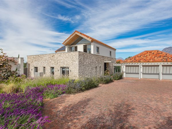 4 Bedroom House 4 Bedroom House