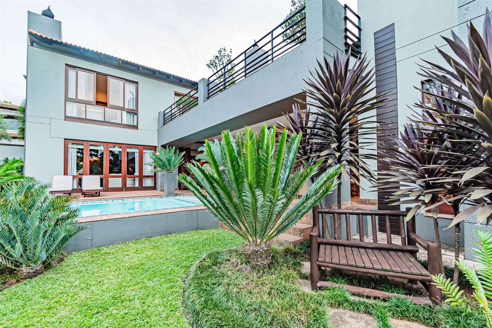 5 Bed House in Waterkloof Ridge photo number 10