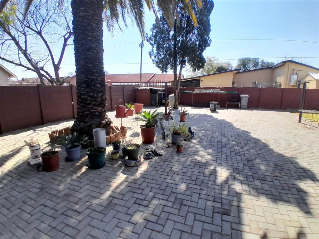 4 Bed House in Fochville photo number 15