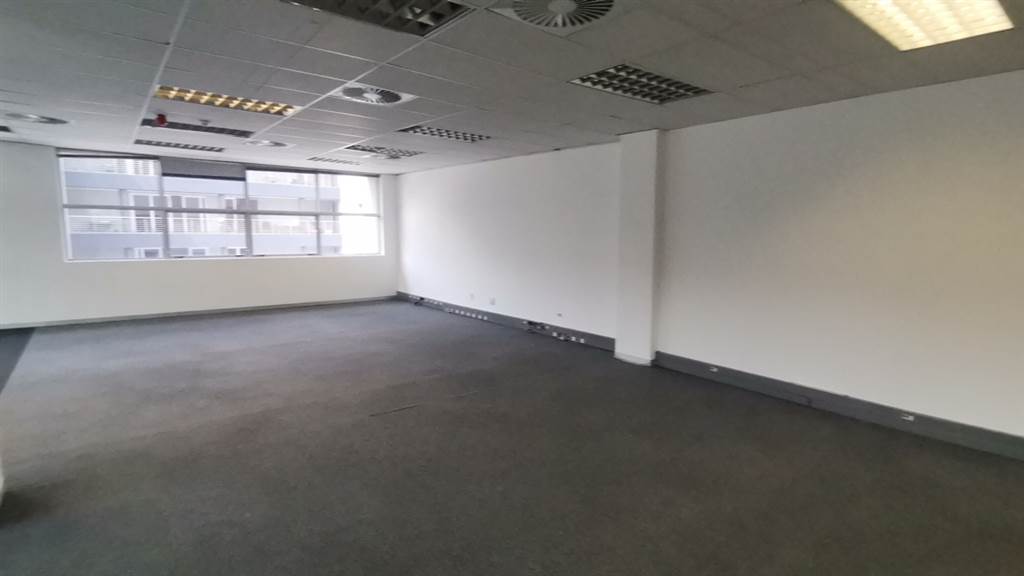 497  m² Commercial space in Bedfordview photo number 24