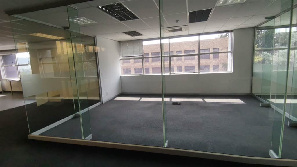 497  m² Commercial space in Bedfordview photo number 26