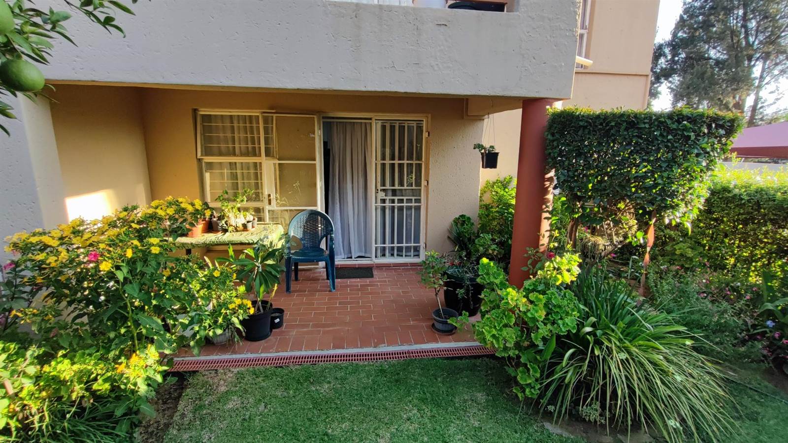 2 Bed Townhouse in Brackendowns photo number 2